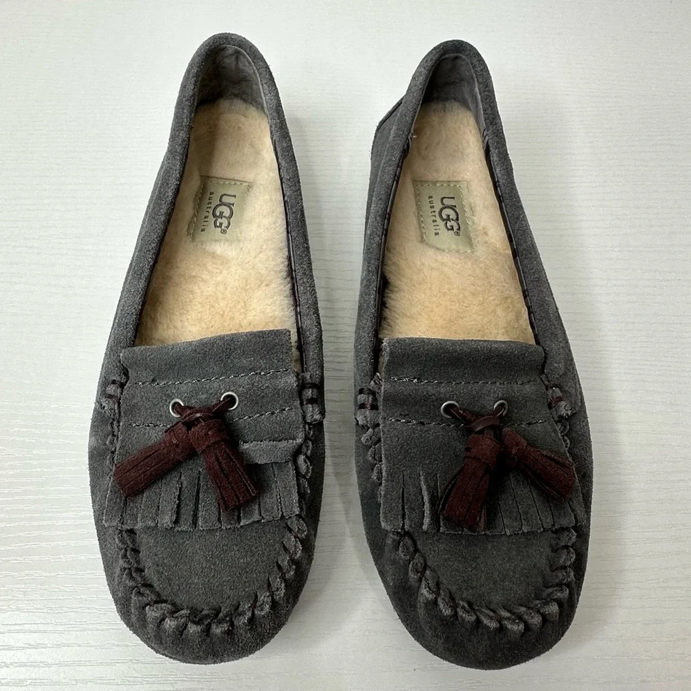 UGG Women’s Lizzy Mocassin Slip On Shoes Size 7 - Picture 2 of 12